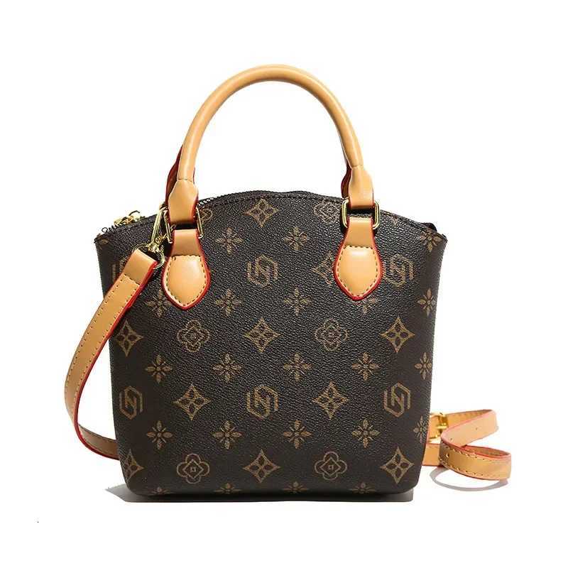 Luxurious 2025 Lat Wens Chic Small Handbag Stylish Mogram Pattern Big Capacity Single Shoder Crossbody Bag D251029