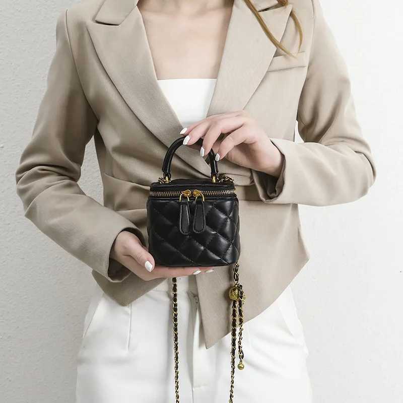 Luxury Designer Women Chain Shoulder Bag Fashion Versatile Shopping Small Square Bag Adjustable Strap Solid Color Crossbody Bags W251029