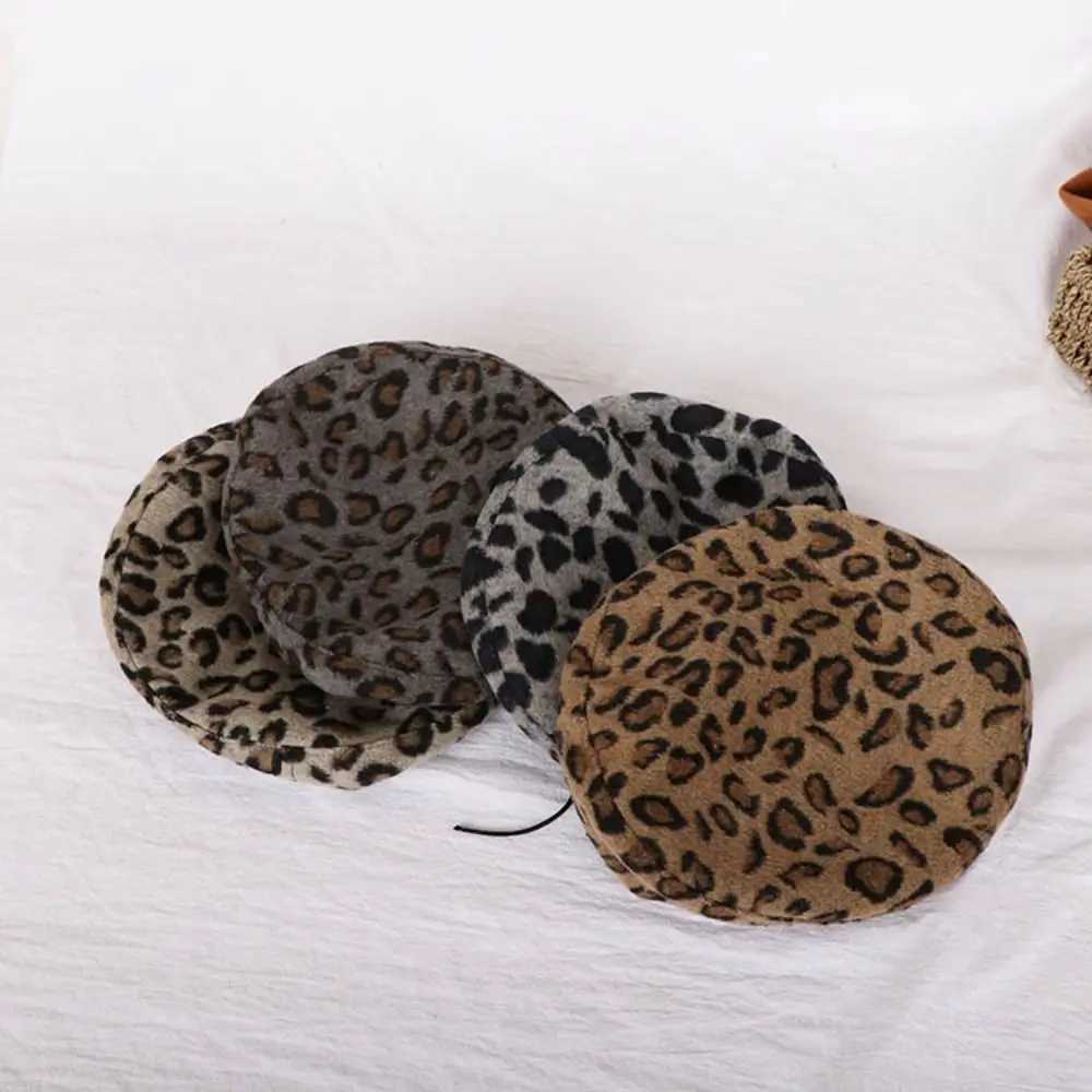Fashion Korean Version Leopard Print Beret AllMatch Student Octagonal Cap Painter HatW251029