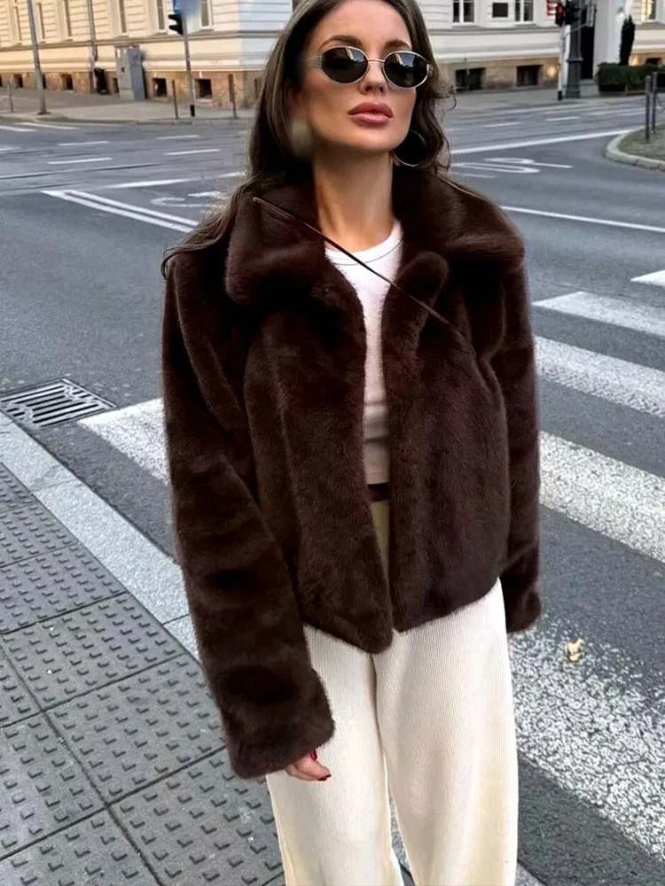HH Winter Womens Retro Brown Chic Faux Fur Short Jacket Lapel Long Sleeve Single Chest Pocket Streetwear 251028