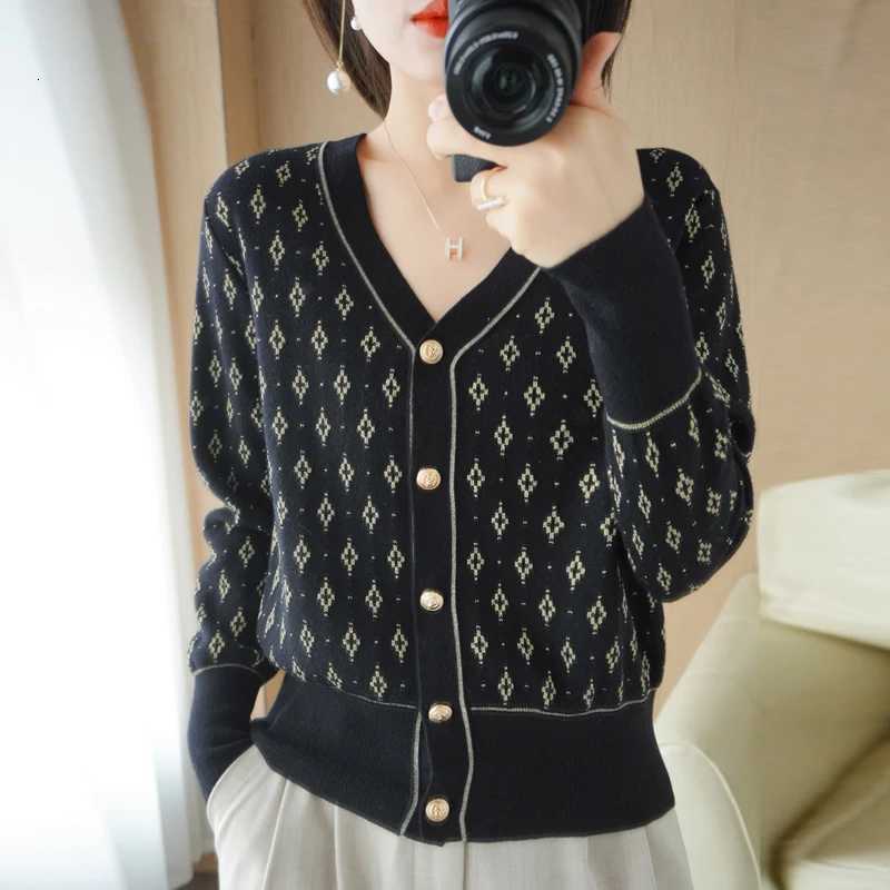 Autumn Winter Women Wool Blend Sweater Slim Vneck Cardigan Female Warm Casual Knitted Printing Bottoming Coat Comfortable TopsT251028