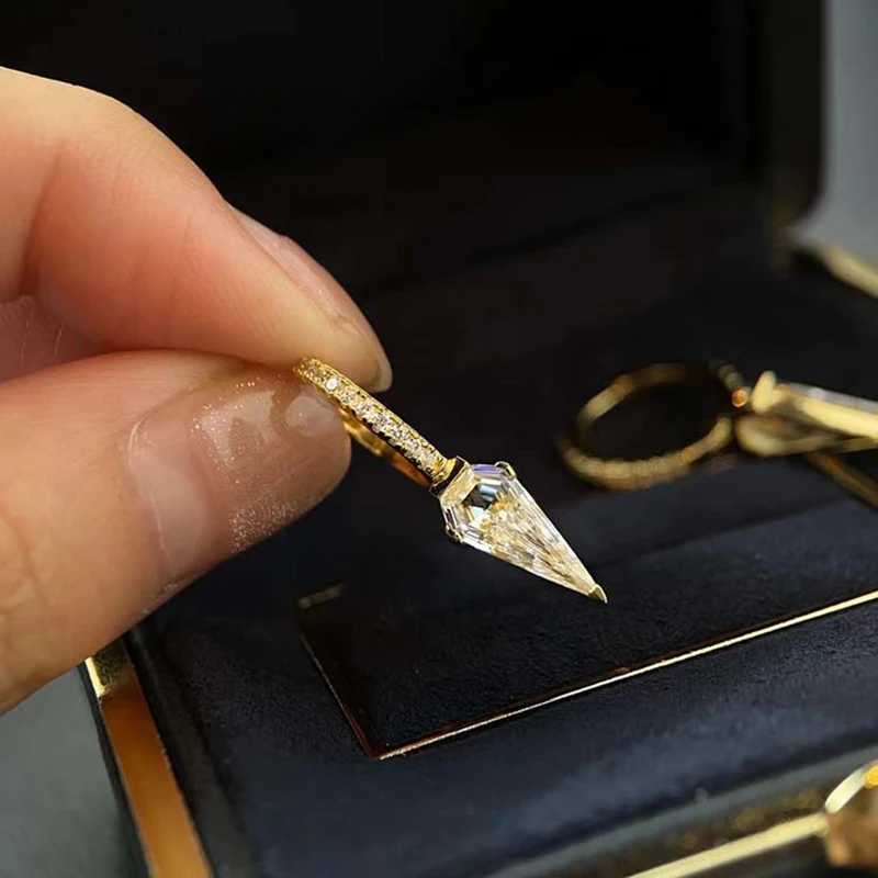 Luomansi Punk Style High Carbon Diamond Earrings Super Flash Sharp Earrings Personalized High JewelryW251029