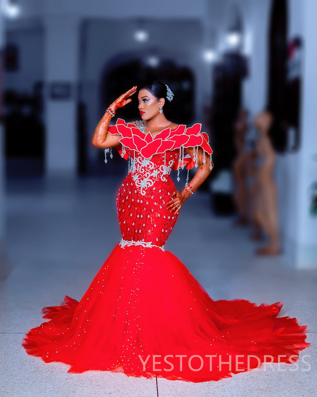 Plus Size Red Prom Dresses 2025 Mermaid Evening Dresses Formal Gowns Illusion Sheer Neck Long Sleeves Beaded Lace Tiers Tulle Crystals Birthday Dress 