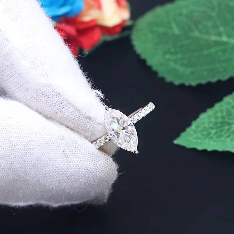 Custom Made Pass Diamond Tester Vintage Silver 9K 14K 18K Gold Wedding Flawless Marquise Moissanite Engagement Ring for Women