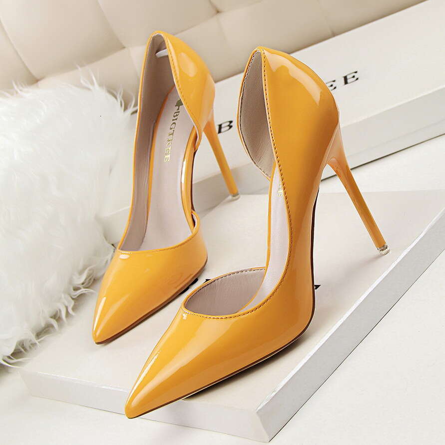 Pointed Toe Elegant Designer Shoe Korean Style Fashion Simple Stiletto Patent Leather Shallow Mouth Office-Ready Hollow Sexy Slimming High Heels Singl