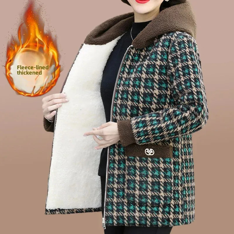 Plus Size Thickened FleeceLined Womens Winter Sheepskin Jacket Casual Versatile With Cap Cropped Cotton Coat Womens Plaid Top 251029