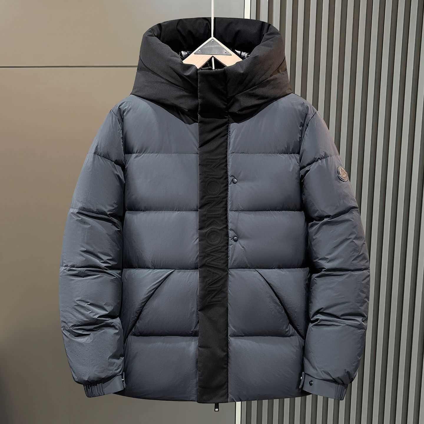 Winter new style couple's short-sleeved down jacket for both men and women. Warm down jacket with short length, hood and thick padding S251029