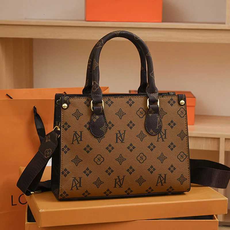 New Women bag Shoulder bag Handbag for women 2025 Crossbody bag pattern PU Portable bucket bag ladies messenger bag W251029