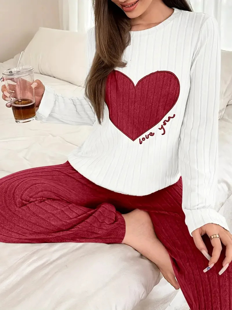 Autumn Winter Warm Pajamas Set Women Casual FleeceLined Round Neck Long Sleeve Tops and Trouses Sets Homewear Loungewear 251029