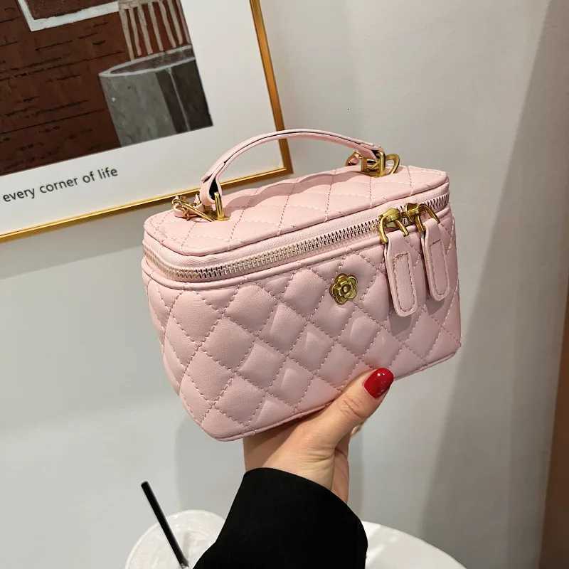 Bags Crossbody Bag Xiaoxiangfeng Portable Small Bag Womens Diamond Chain Small Square Bag Shoulder Bag W251029