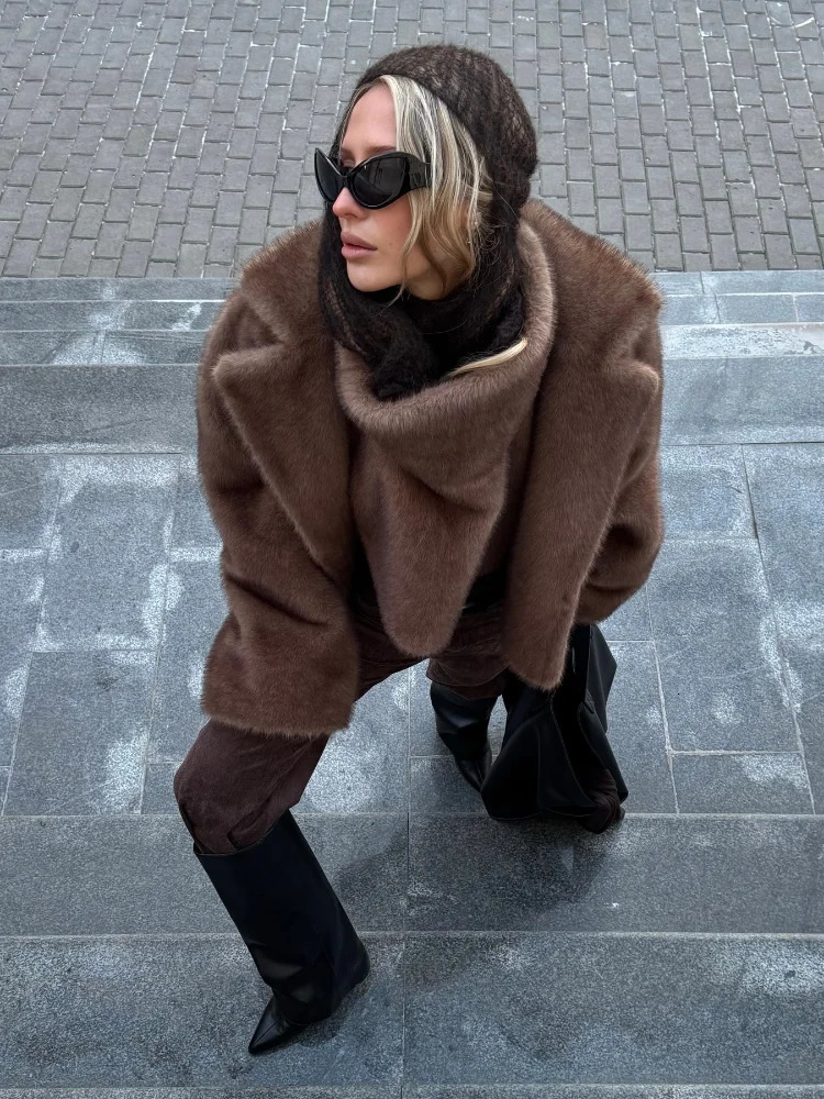 Brown Faux Fur Vest Women Casual Loose Fit Sleeveless Winter Warm Crop Waistcoat Lady High Street Sleeveless Jacket Coat 251029