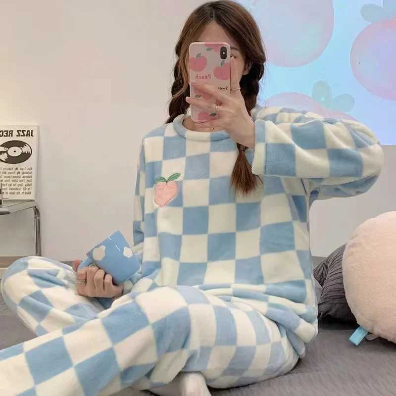 Warm Sleepwear for Winterthickened Plus Size Coral Velvet Pajamas Women Warm Long Sleeve Solid Color Plaid Trousers Home Suit SeT251029