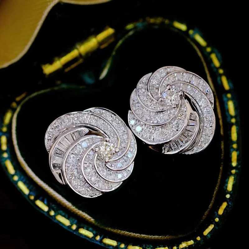 Huitan Circle Design Stud Earrings Full Paved Dazzling CZ Luxury Silver Color Women Earrings Wedding Fashion Versatile JewelryW251029