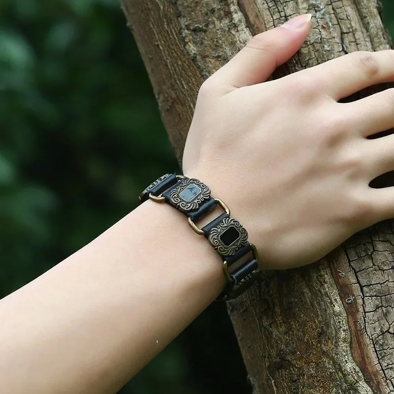 Punk Trend Leather Bracelets for Men and Women Retro Rock Creative Street Party A PU Rivet Bracelet Jewelry Accessories 251028