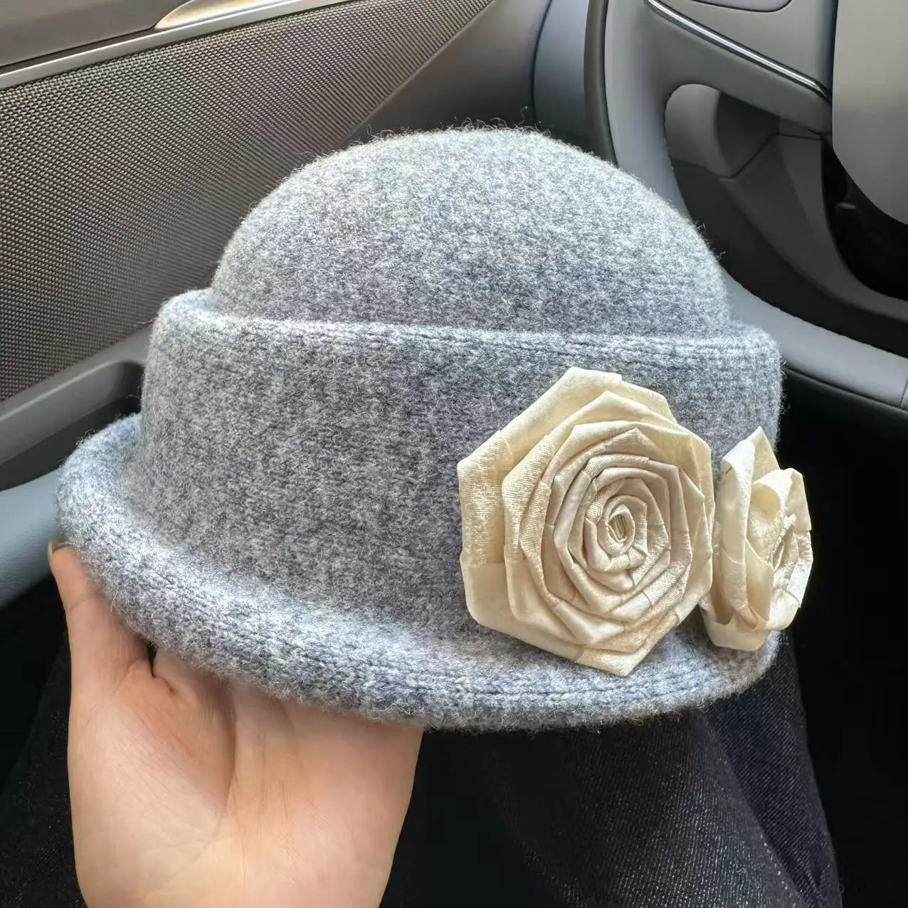 French Elegant Rolled Edge Top Hat Womens Autumn and Winter Plush Korean Version Wool Felt Hat Face Enhancing Small Beret Hat 251022