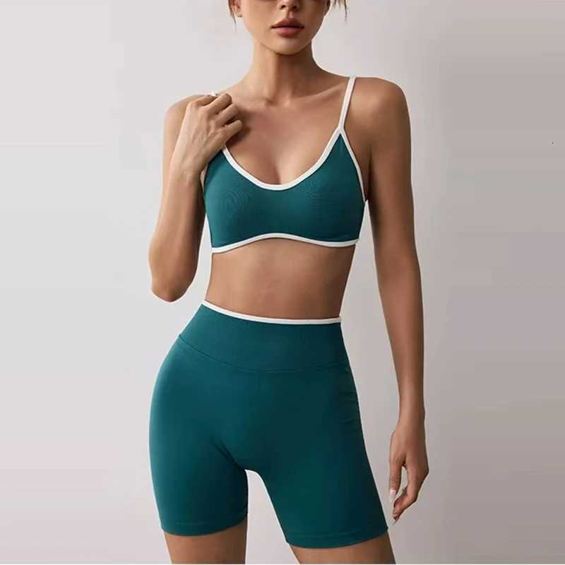 2PCS Yoga Suit Seamless with Chest Pad Tight Sports Bras and High Waist Shorts Outside Wear Running Exercise Fitness Yoga SetXJ251029