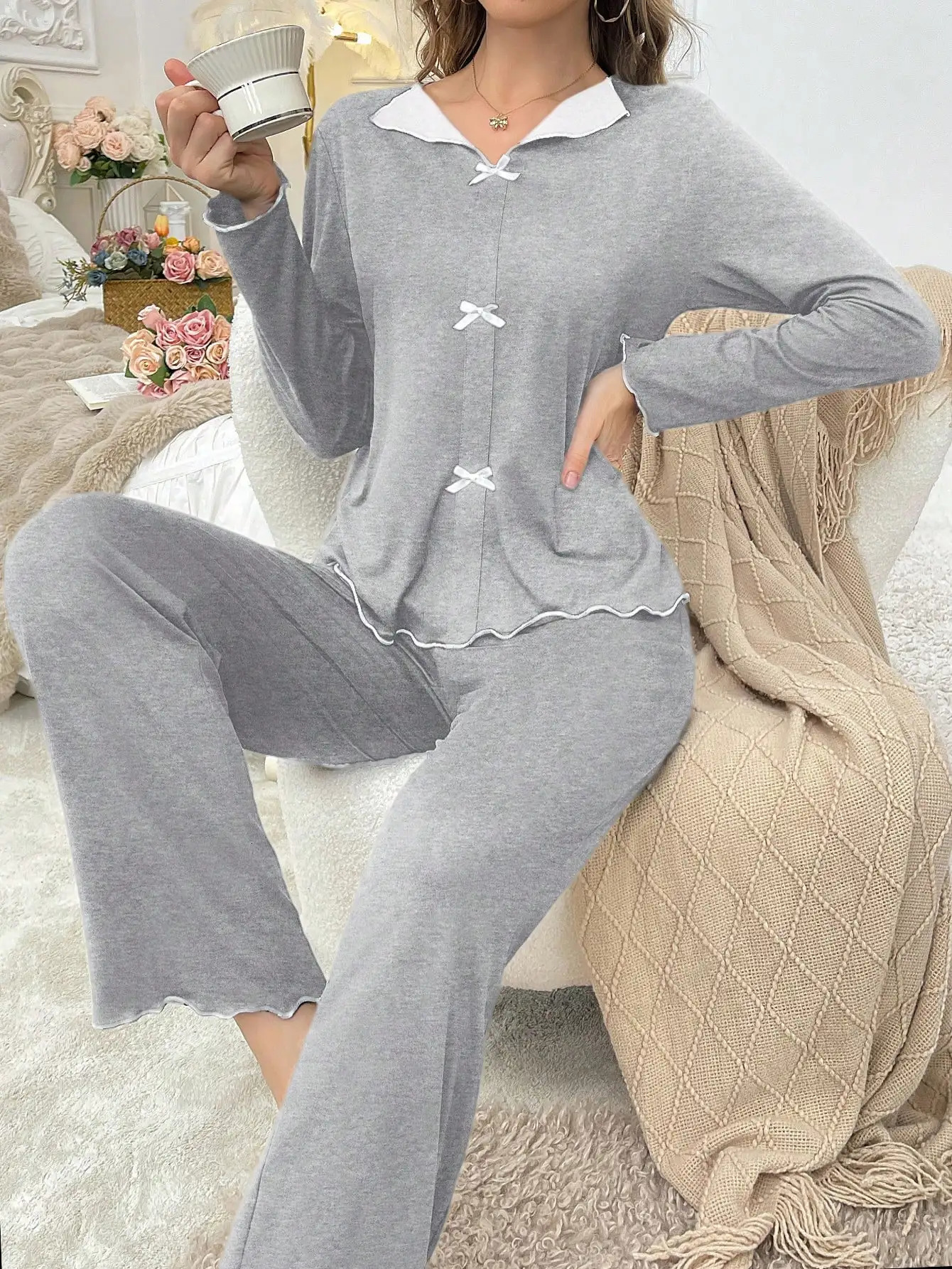 2Piece Set of Womens Autumn and Winter Pajamas Simple Solid Color Comfortable LongSleeved Can Be Worn Outside Loungewear 251029
