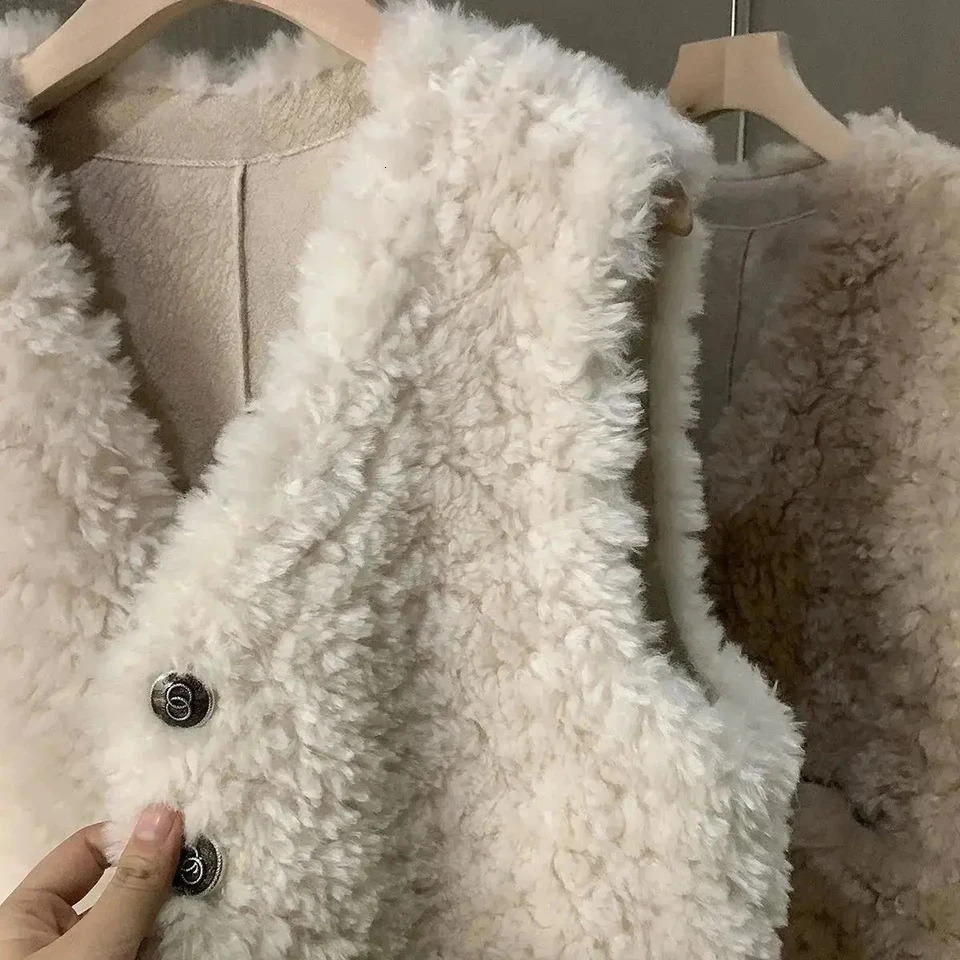 Lamb Fur Vest Coat Women Sleeveless Tops Allmatch Waistcoat Autumn Winter VNeck Button Warm Lamb Hair Sleeveless Jacket 251029