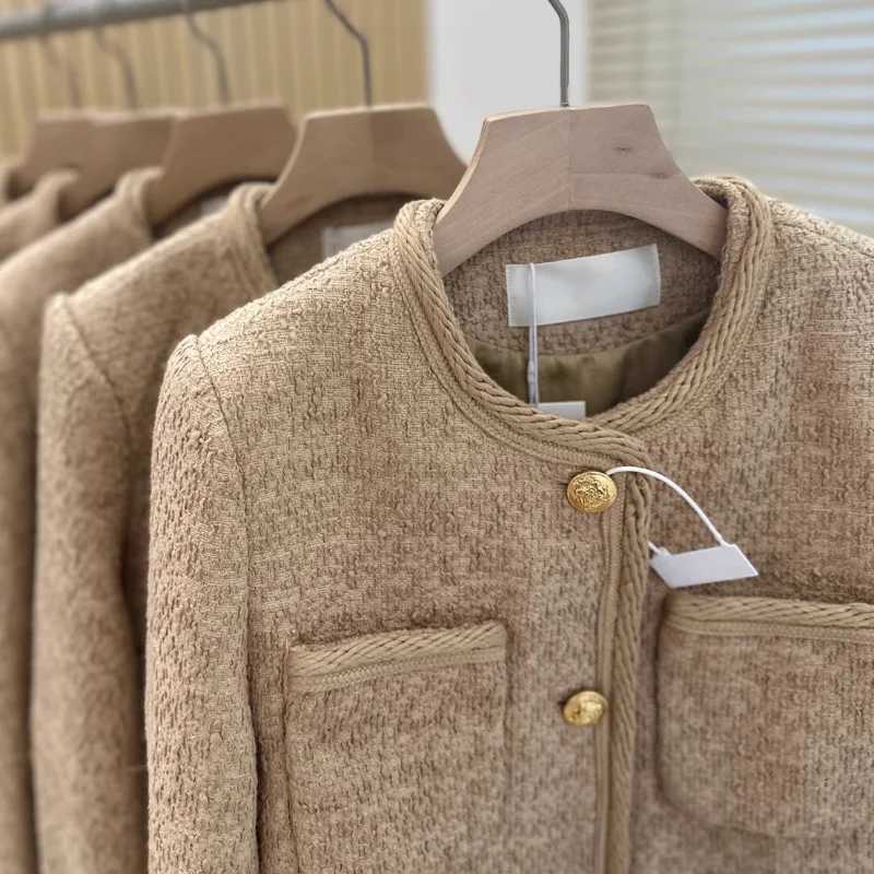 2024 Autumn Winter Elegant Korea Chic Simple Commuter Round Neck Gold Buckle High Quality Thick Small Fragrance Basic Women Coat Y251105