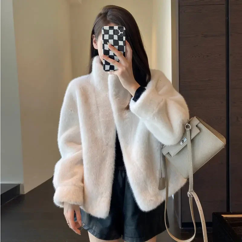 Spring Autumn Lady Short Leather Fur Outwear Women Fashion Stand Collar Mink Fur Top Female Long Sleeves Fox Jacket 251029
