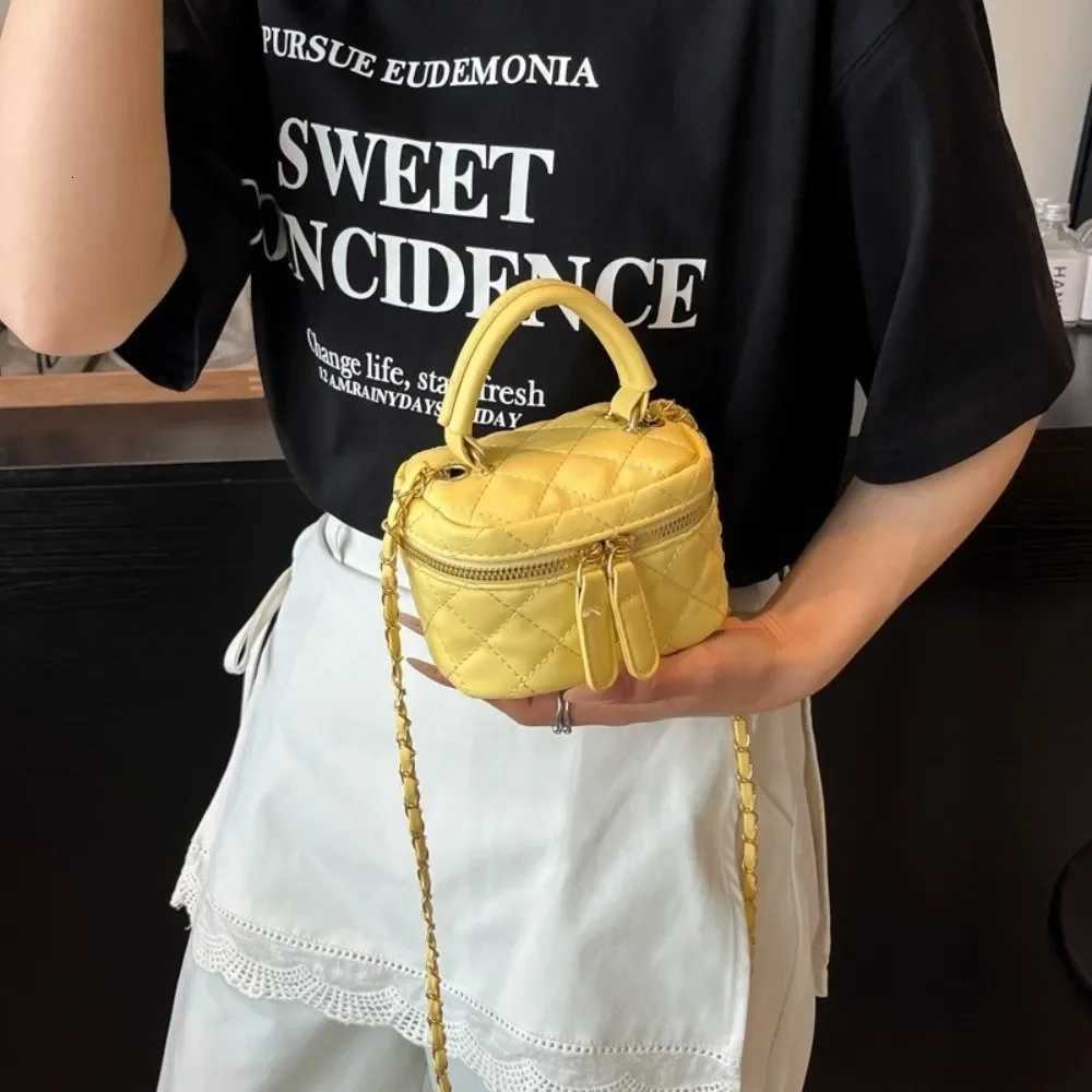 Mini Diamond Quilted Leather Bucket Bag MultiColor Checkered Pattern Crossbody Bag with Gold Chain Shoulder Strap Shoulder Bag W251029