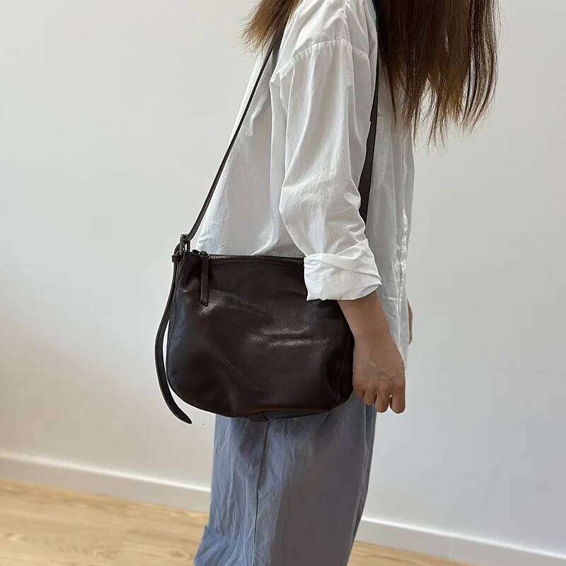 2025 Vegetable-tanned Crossbody for Women, Casual Style, Genuine Leather Shoulder Bag, High-End Feel Bucket Bag