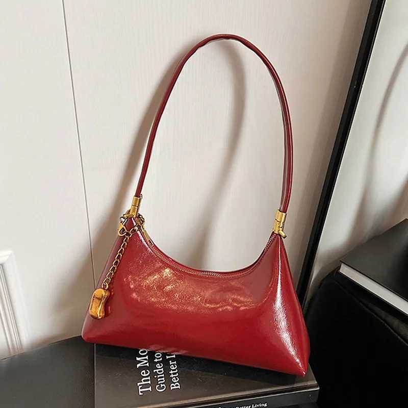 Luxury Retro Green Underarm Bag Women Fashion Chain Pendant One Shoulder Crossbody Bags Temperament Red Bridal Handbags W251029