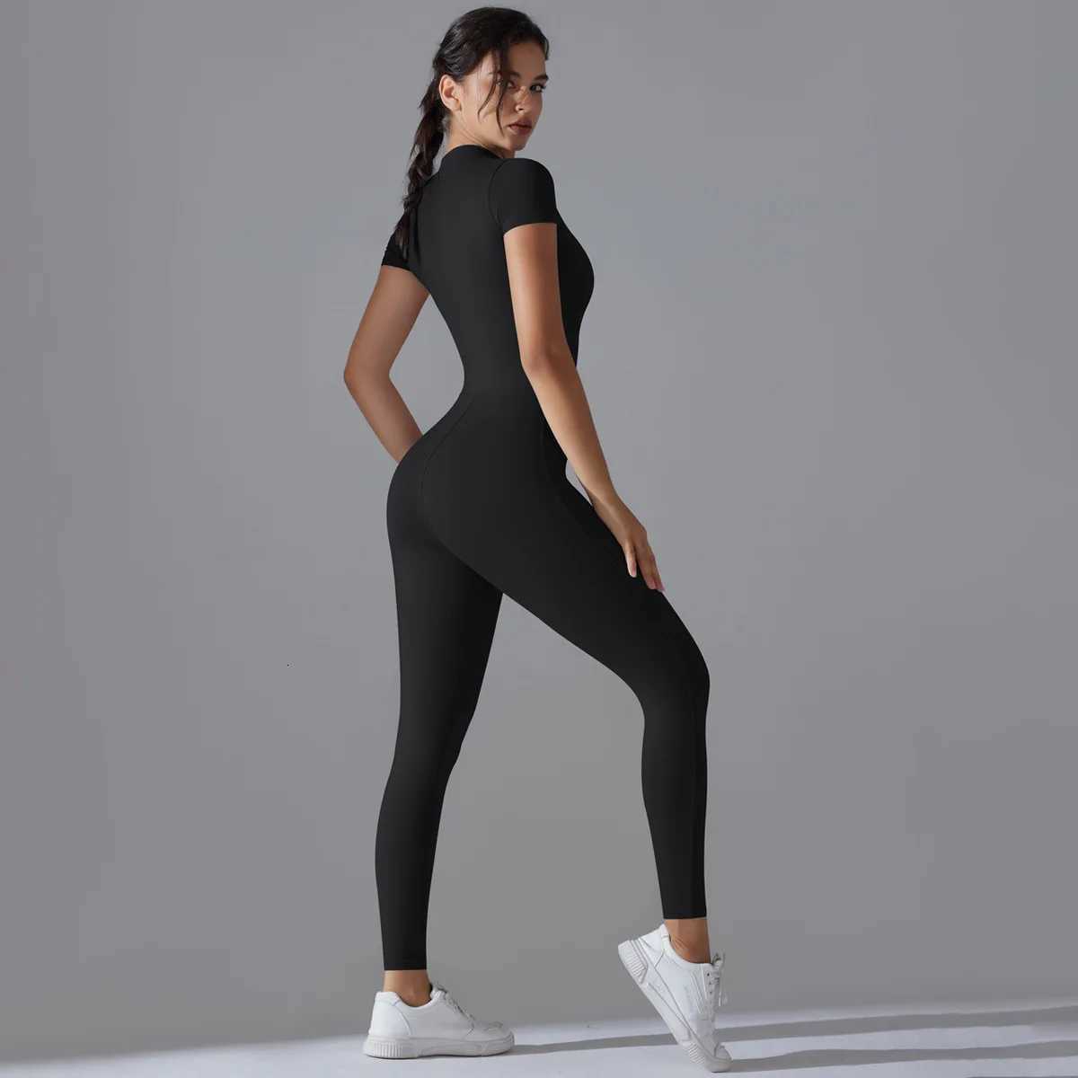 Naked zipper short sleeved yoga suit jumpsuit quick drying breathable outdoor sports tight fitting jumpsuit fitness suitXJ251029