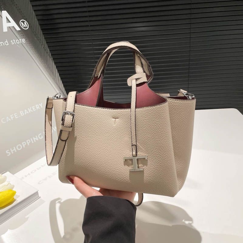 New Large Capacity Handbag for Women, Versatile Commuter Shoulder Bag, Water Bucket Style, Polyester Lining