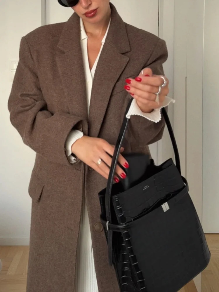 Women Shoulder Pad Wool Long Coats Fashion Lapel Singlebreasted Sleeve Coat Chic Autumn Lady Commute Street Outerwear 251028