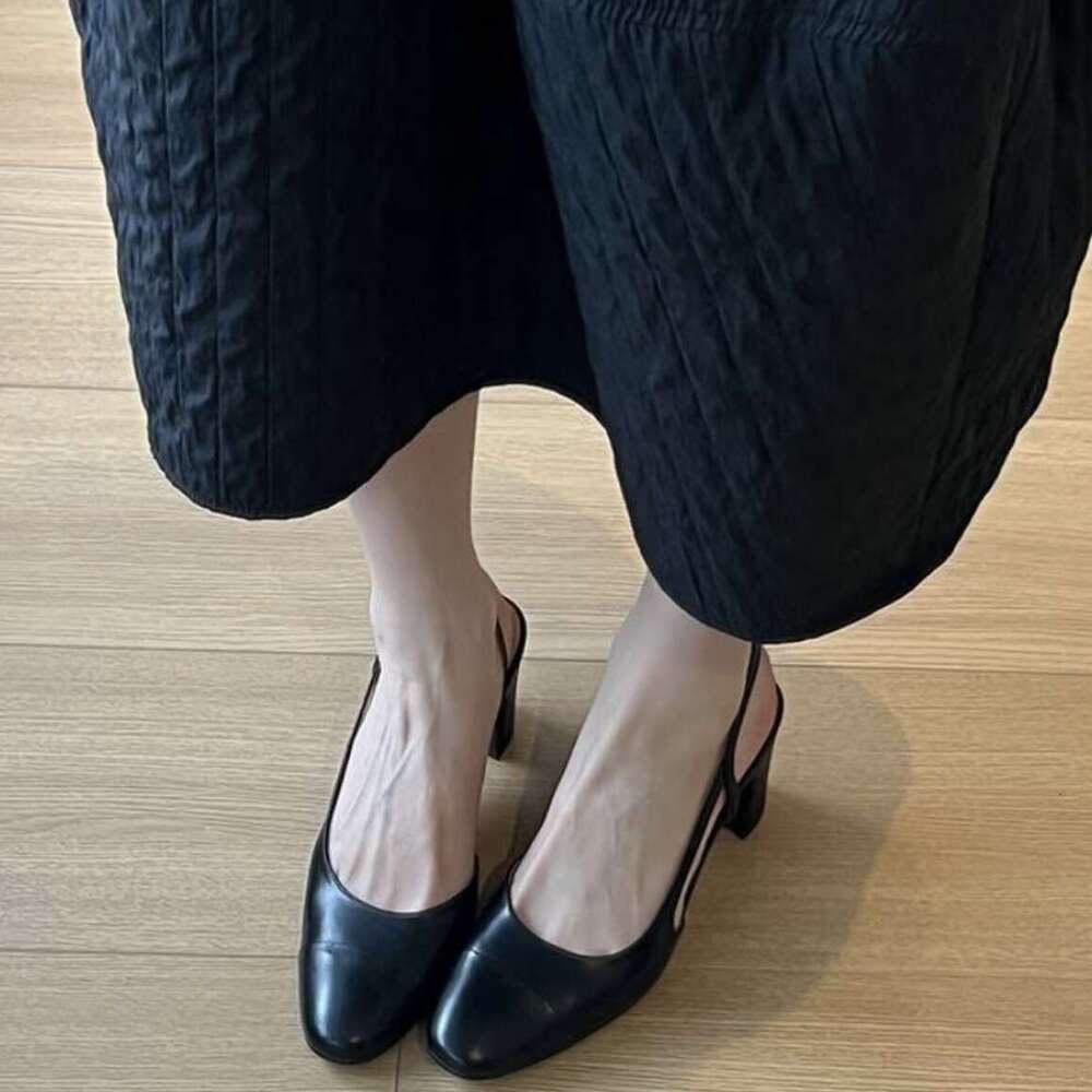 2025 New Elegant French Minimalist Chic Designer Shoe Women's Solid Color Buckle Strap Versatile Lady Summer Mid-Heel Sandals