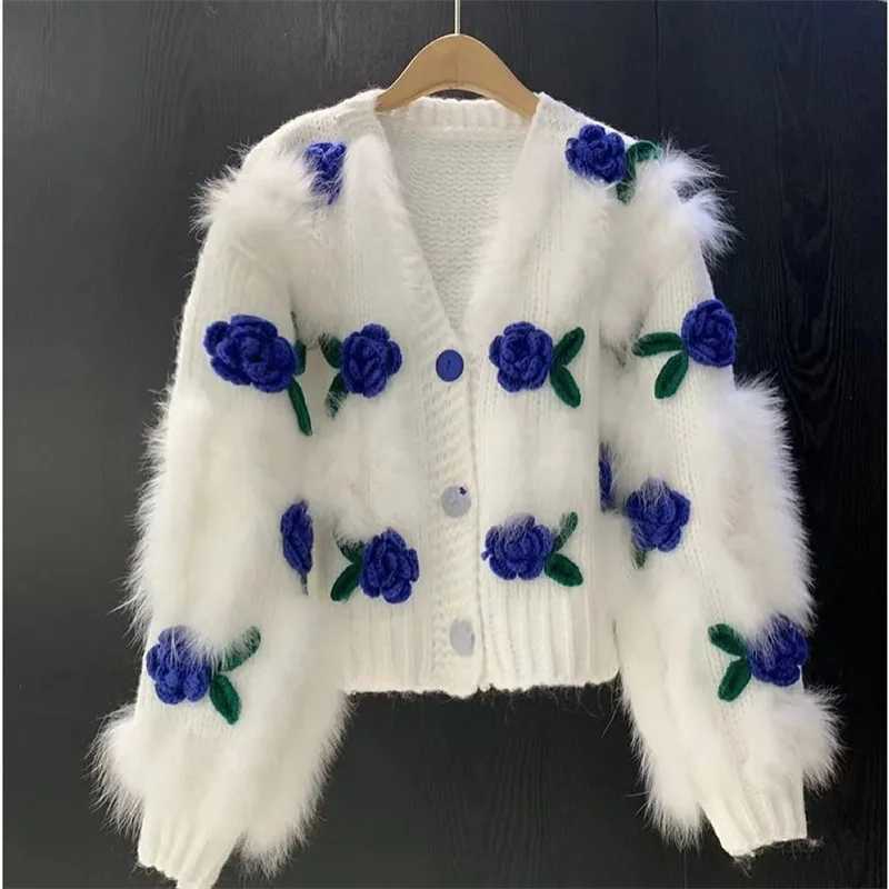 Womens New Sweet Rose Blossoms 3D Hook Flower Rose Blossoms Sweater 2025 Autumn Female loose Splicing Hairy Rose Blossoms TopT251028