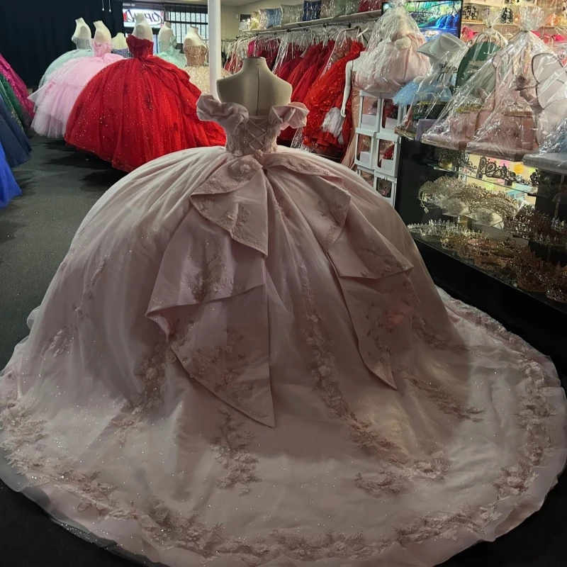 Light Pink Shiny Quinceanera Dresses Off Shoulder Ball Gown Sweet 16 Dress Applique Flower Tull Beads Birthday Party Vestidos 15