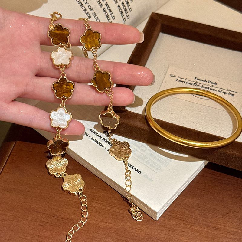 2025 New Oil Drop Flower Elegant Temperament High-end Feel Bracelet Light Niche Versatile Women's Jewelry