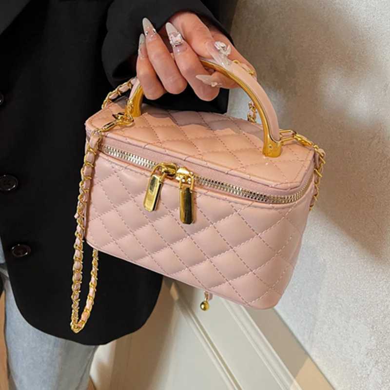 Fashion Womens Chain Crossbody Square Bag Korean Texture Metal Handheld Oner Shoulder Bags Mini Box Pack Party Handbags W251029