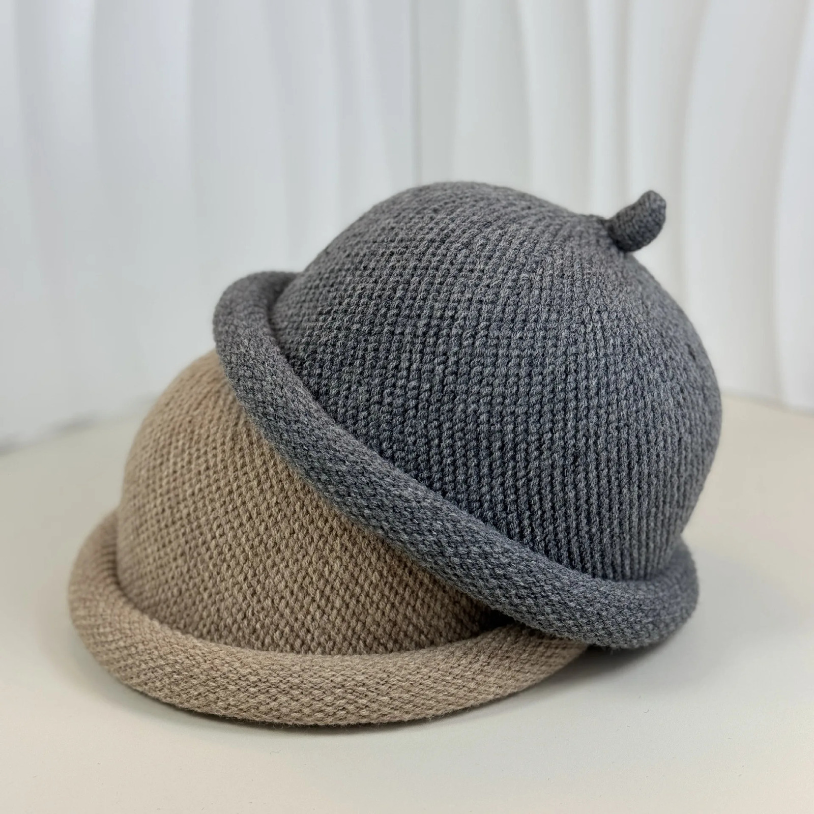 Japanese style Womens Fashion Bucket Hats Knitted Melon Skin Hats Casual Berets Landlord Hats Warm Painter Pacifier Caps 251029
