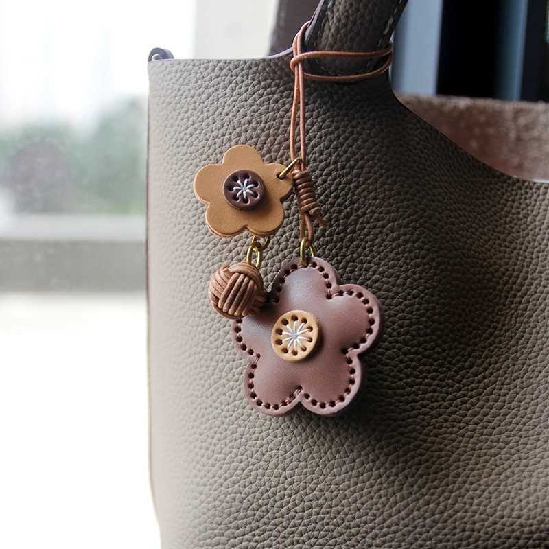 handmade leather flower bag pendant hanging decoration cute car keychain decorative item simple and cute gift exquisiteW251029