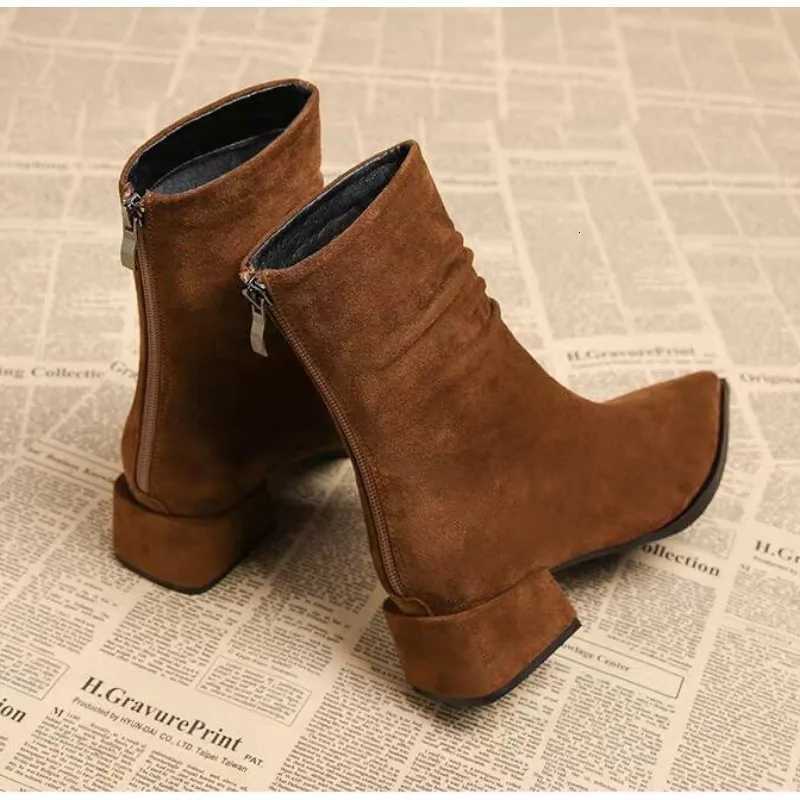 New Womens Pointed Toe Ankle Boots High Heels Sexy Chunky Designer Chelsea Boots Elegant Low Heels Short Booties Z251029