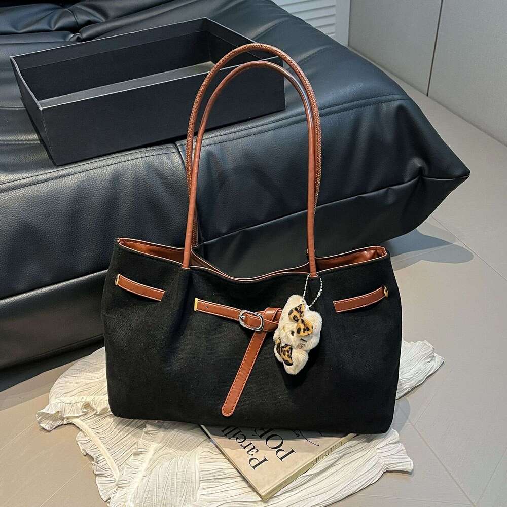 Designer bag 2025 Autumn Winter New High-end Women's Solid Color Niche Commuter Simple Fashion Large Capacity Crossbody Bag