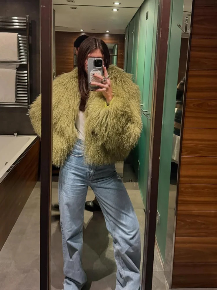 Elegant Green Faux Fur Short Jacket Women Chic Long Sleeve Loose Cardigan Jackets Lady Winter Daily Vacation Street Outwear 251028