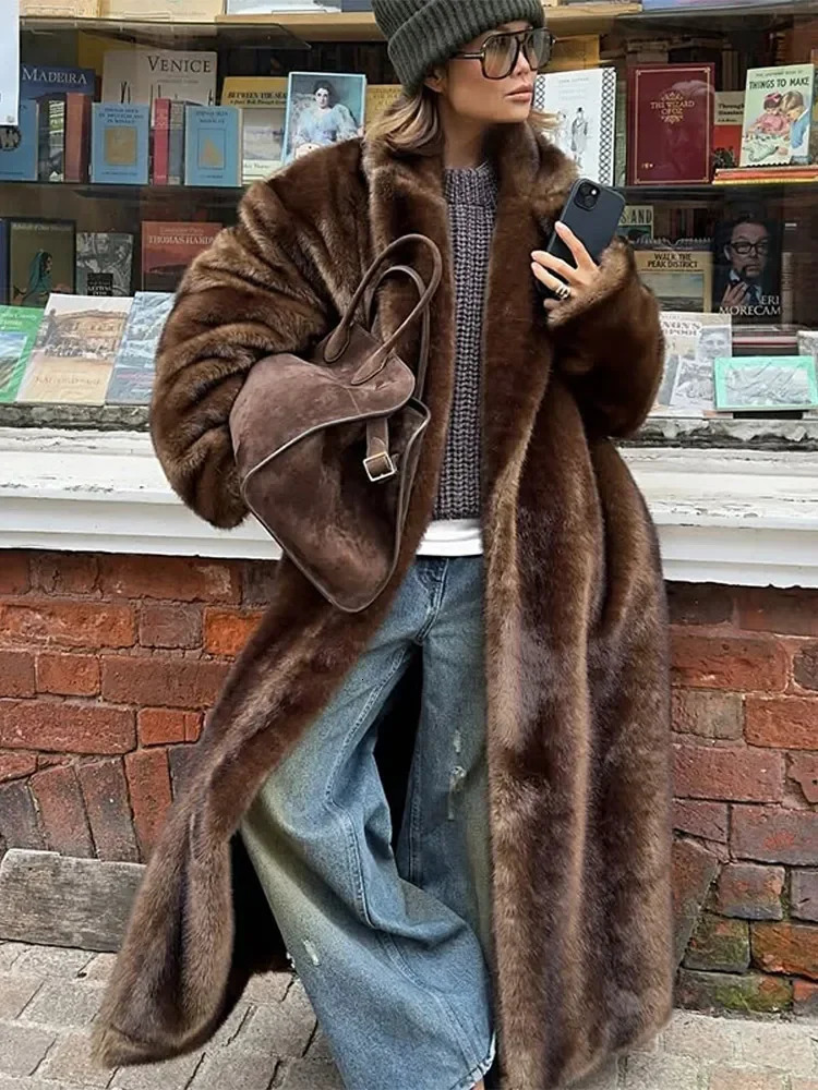 European And American Brown EcoFriendly Faux Fur Coat Jacket Women Autumn Winter Hickened High Street Fashion Streetwear 251028