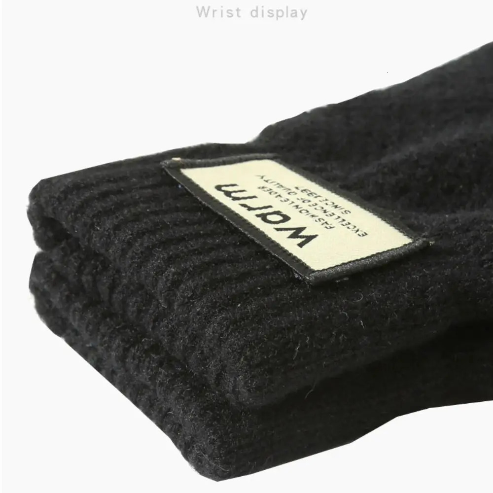 Men Winter Warm Knitted Gloves Windproof Solid Color Touch Screen Gloves Thickened Plush Cycling Gloves 251029
