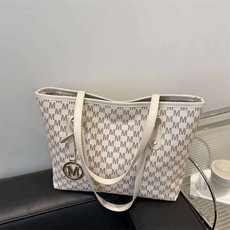 Designer bag Relaxed Feel Commuter Tote for Women 2025 Spring New Fashionable Single Shoulder Bag Large Capacity Handbag