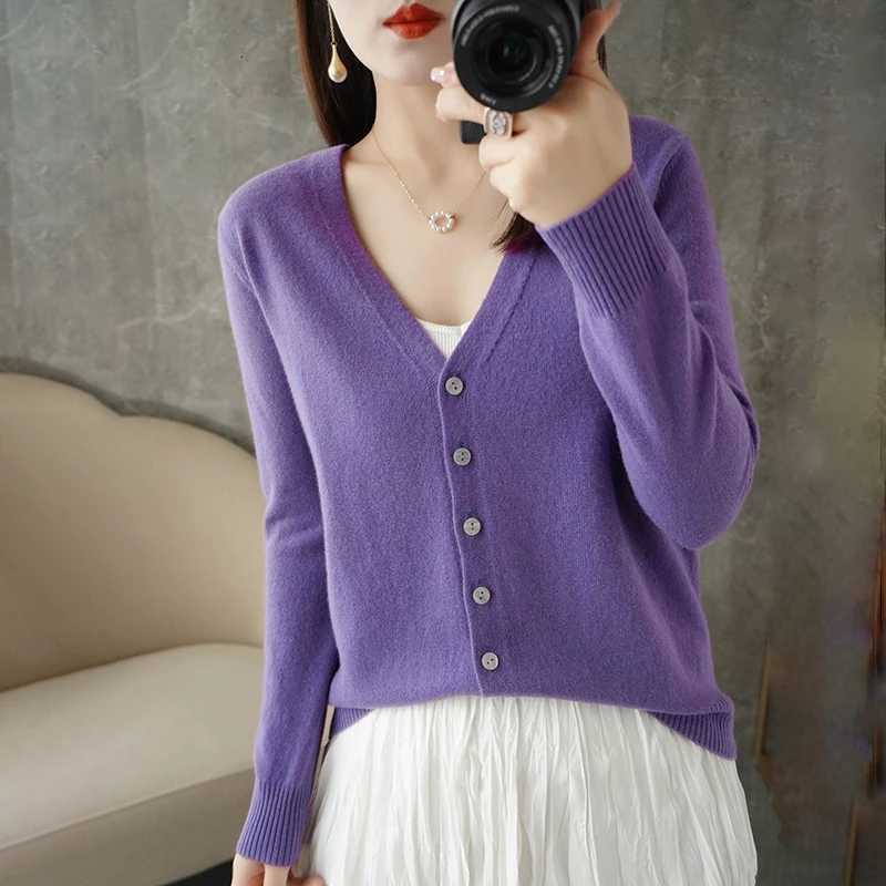 2025 new VNeck Temperament Small Fragrance Womens Knitted Sweater Coat Special Cardigan ZHI D035T251028