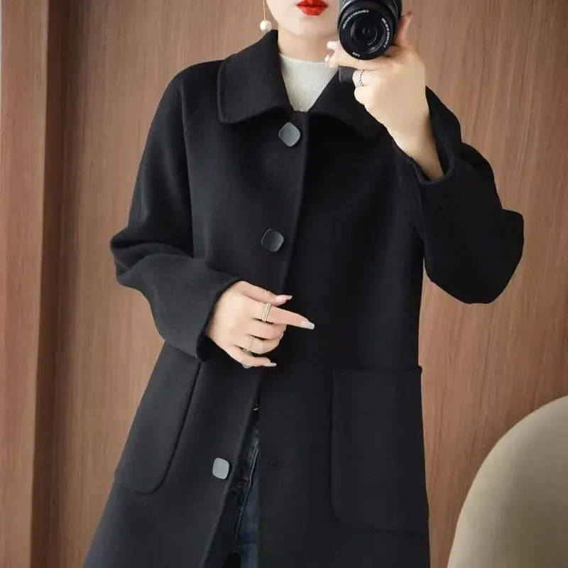 Plus Size Womens DoubleFaced Woolen Coat Loose Fit Mommy Style Winter Fashion Doll Collar Polyester Fabric Short Length Cas 251029