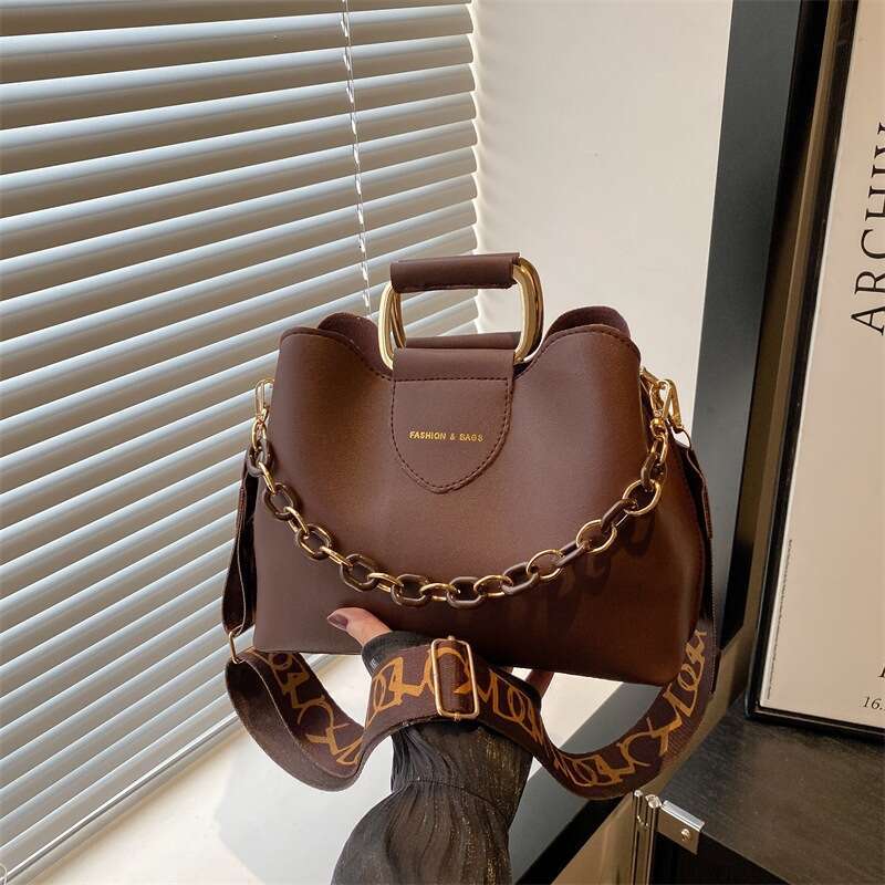 Designer bag 2025 New Women's Fashion Simple Summer Bucket Bag Niche Casual Shoulder Crossbody Handbag