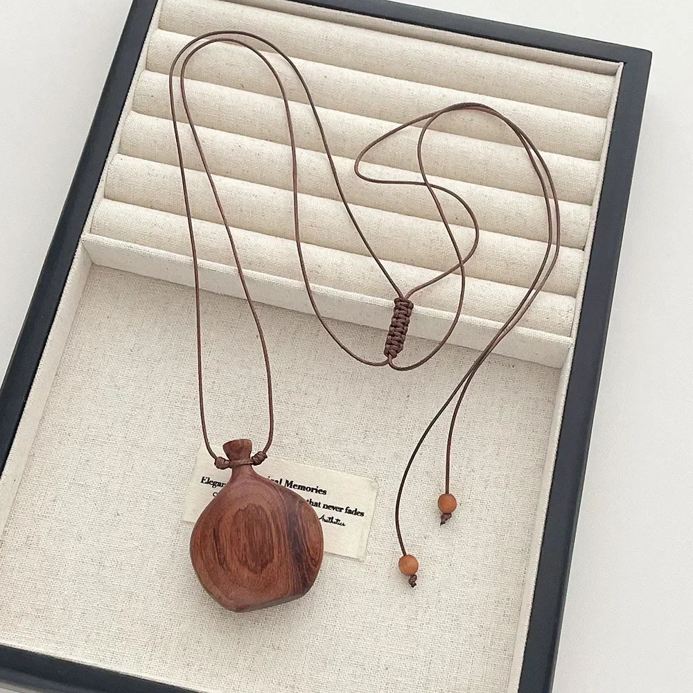 Minar Cute Lovely Brown Black Color Wood Flagon Long Pendant Necklaces Adjustable Rope Chain Chokers for Women Birthday Gift 251029