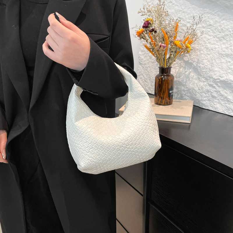 Fi Pu Weave Bag Red Purse Underarm Bag Fiable Crescent Mobile Phe Purse and Handbags For Wen D251029