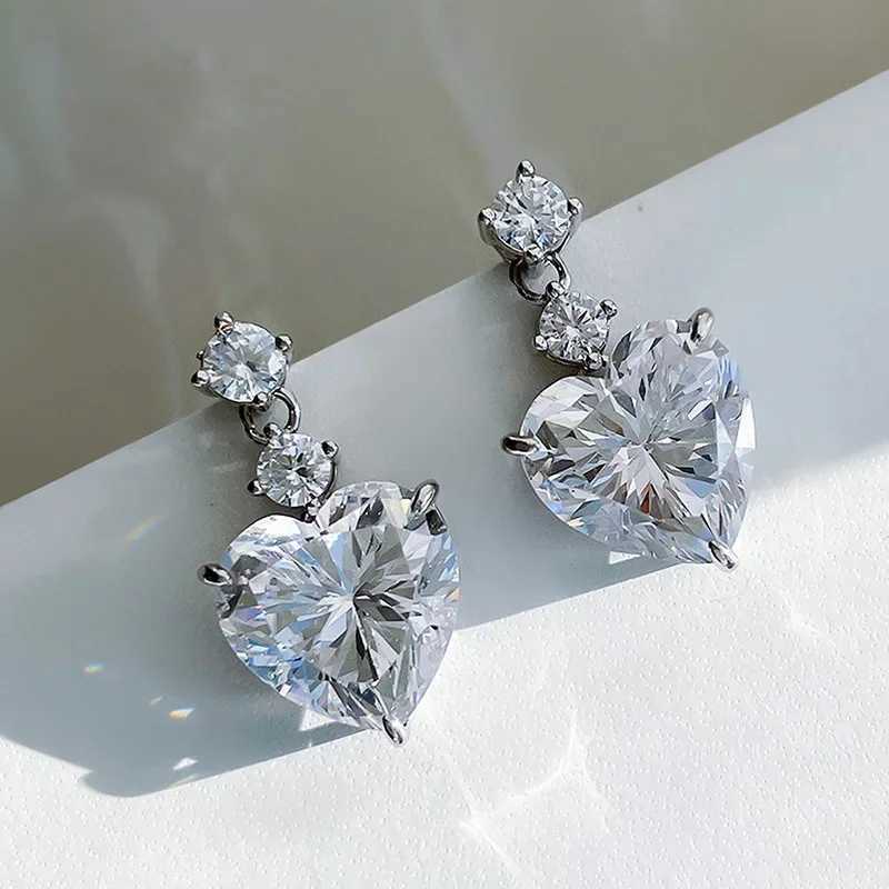 2025 New Peach Heart Earrings Inlaid with Zircon Sweet Jewelry Fashionable and Elegant Daily Matching StyleW251029