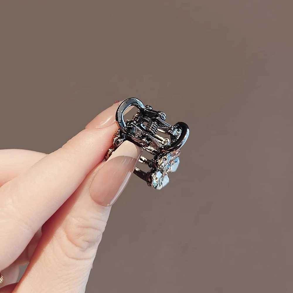 Shining Flowers Hair Claws Women Ladies New Fashion Rhinestone Elegant Ponytail Hairpins Hair AccessorieW251028